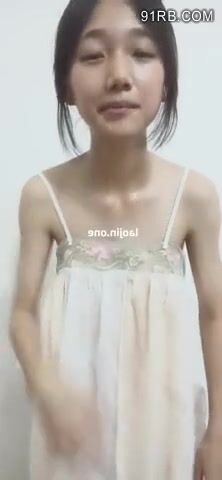 Nghe đồn phải mất gần 8 củ mới khiến em này quay clip cho xem, cặp ngực đáng đồng tiề